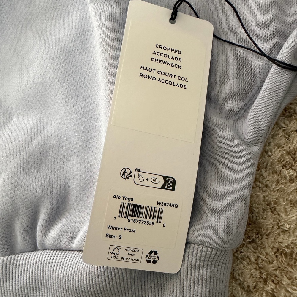 Alo Cropped Accolade Crewneck - Picture 6 of 6